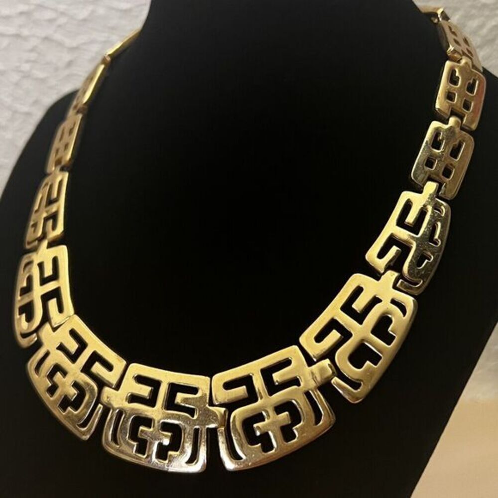 ¡VINTAGE‎ RARE! Crown TRIFARI Asian Style Choker/Necklace, Gold-Tone. 17 in.